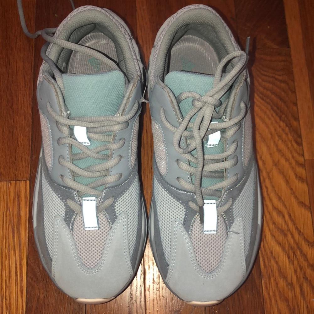 Yeezy 700 Interia